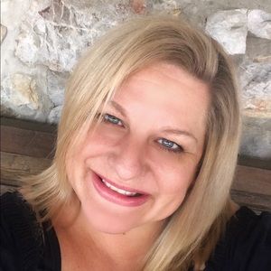 Meet your Posher, Carrie